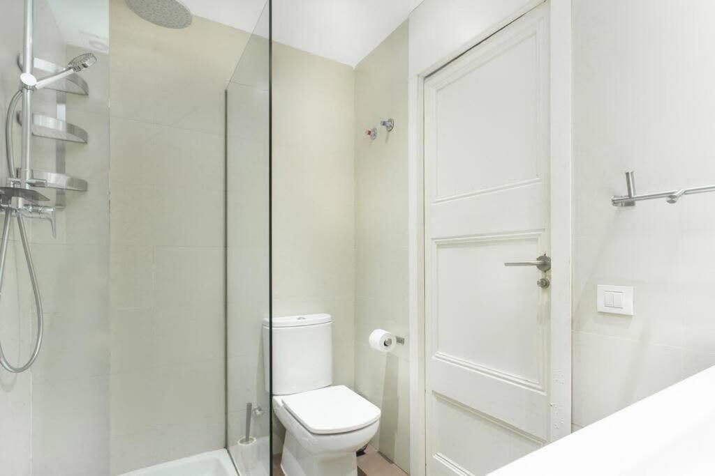 4Bedroom Apart With Balcony In Las Ramblas 3-2 Barcelone Extérieur photo